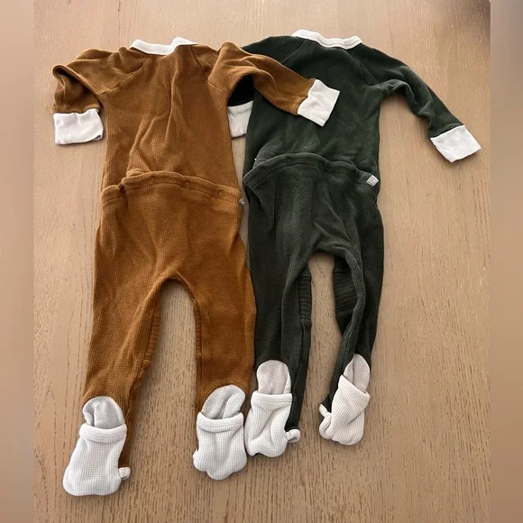 Goumi thermal pjs 12-18 months bundle - Picture 2 of 6